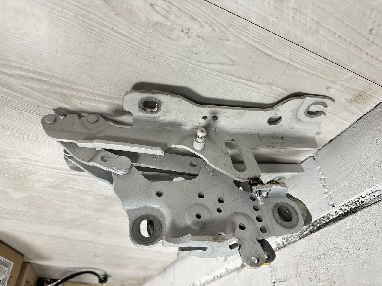Петли капота 3 F30