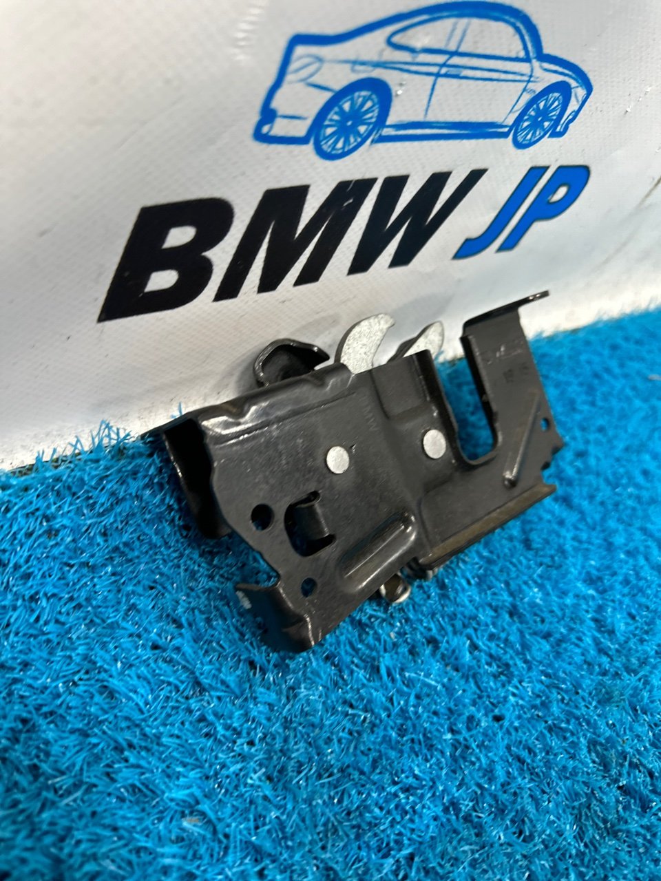 Замок капота передний правый BMW 1 F20 N13B16