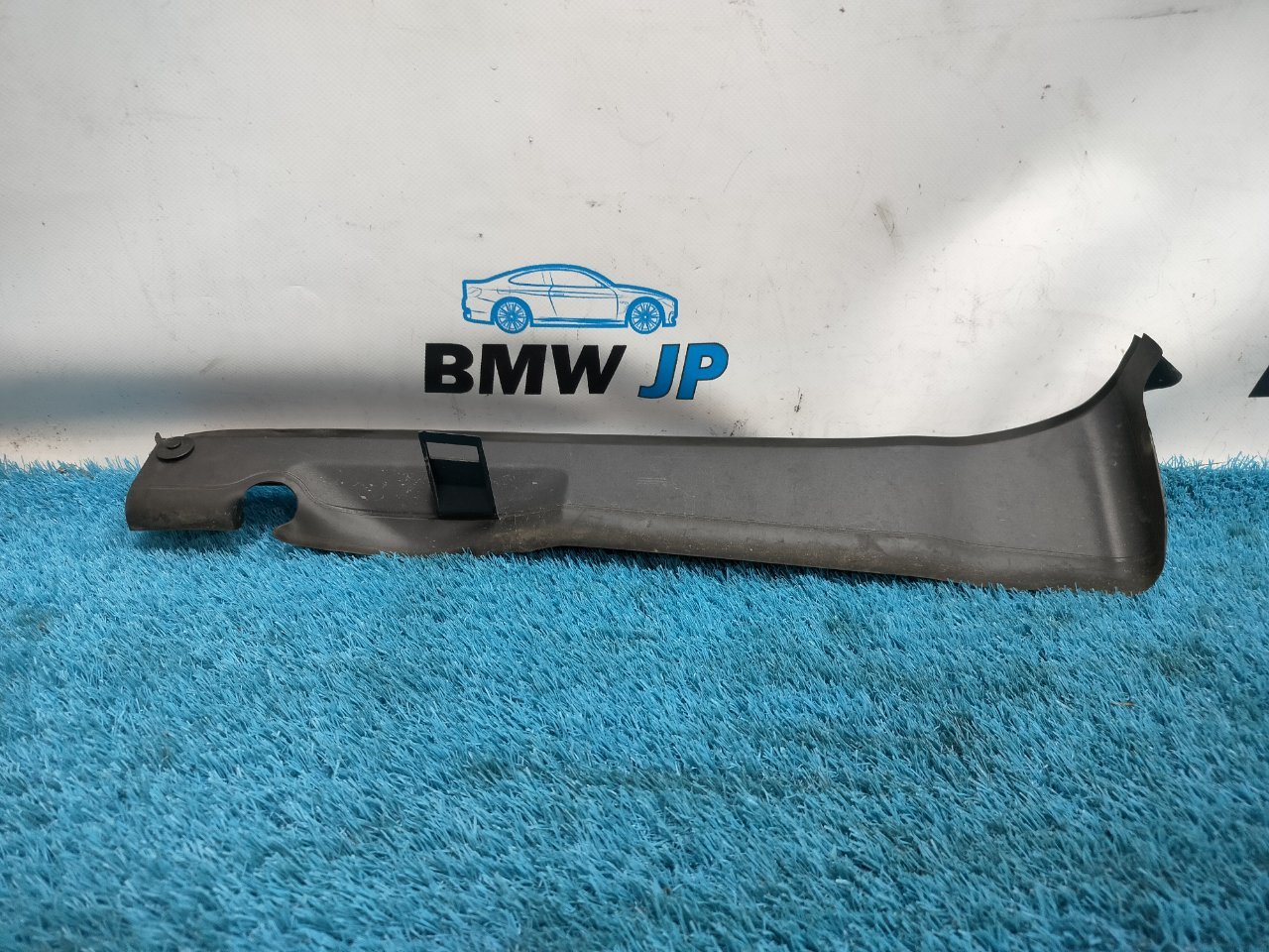 Уплотнитель крыла правый BMW 1 2018 f20 B38B15A 51 76 7 269 998 контрактная