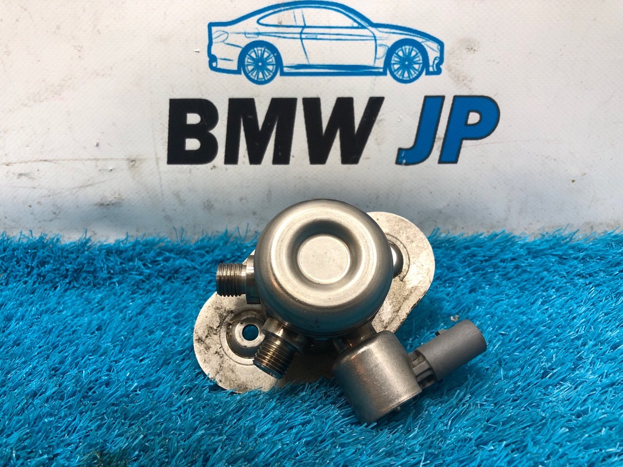 Топливный насос высокого давления BMW 3 2012 f30 N20B20B 13518604229 контрактная