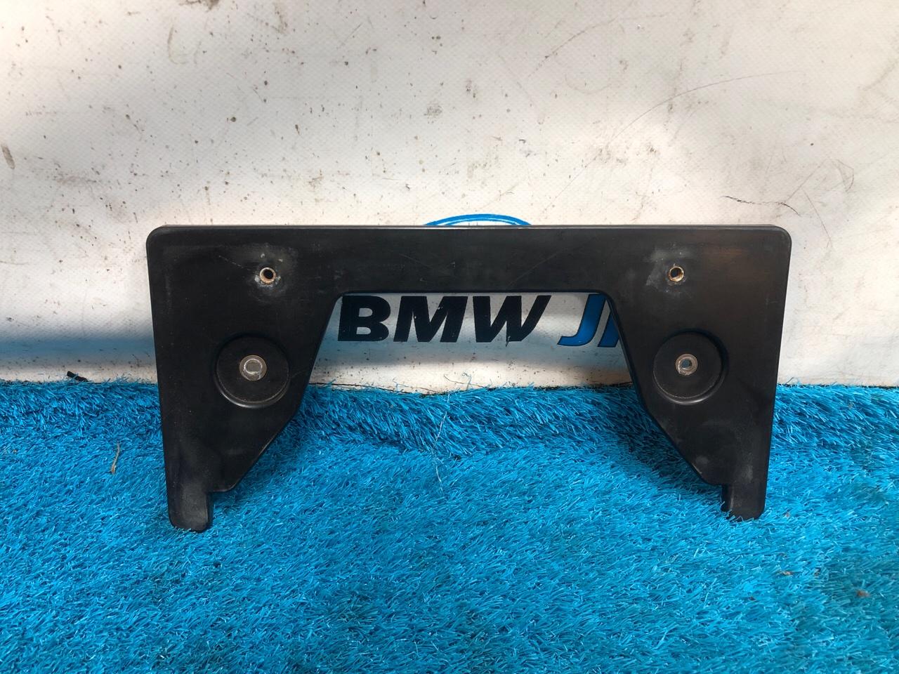 Кронштейн номерного знака BMW 1 2015 f20 N13B16A 51137176631 контрактная
