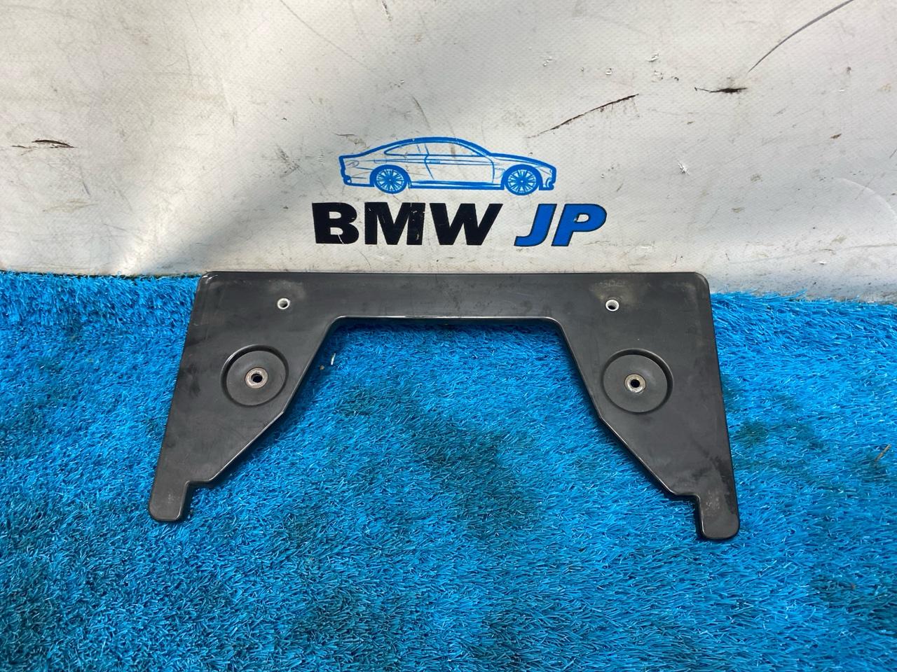 Кронштейн номерного знака BMW 3 2012 f30 N20B20B 51137176631 контрактная