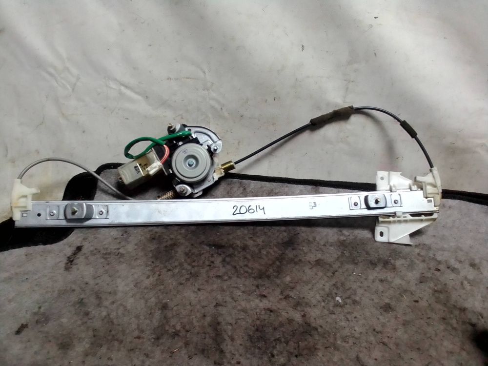 Стеклоподъёмник передний левый передний левый Mazda MPV 2000 LV5W 3630151890 контрактная