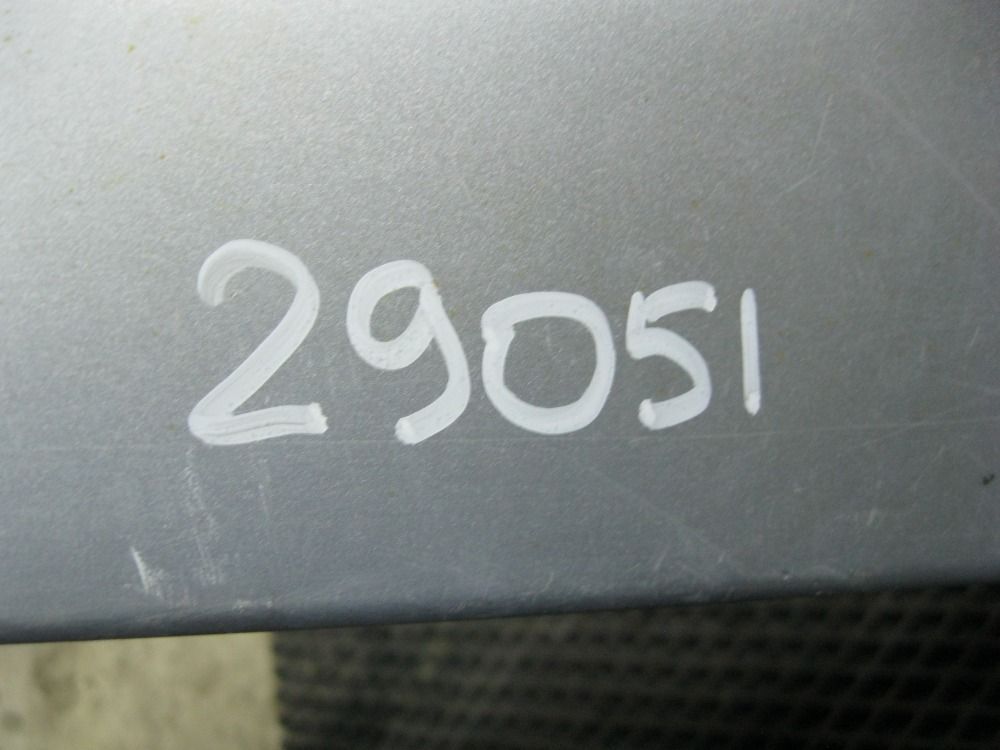 Молдинг двери передней правой передний правый Vibe 2005 ZZE136 1ZZFE