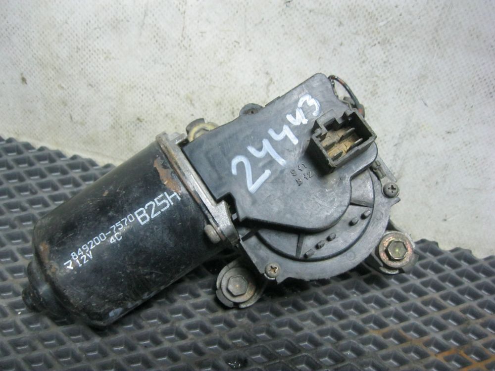 Моторчик заднего дворника передний Mazda Familia 1998-2004 BJ5P 8492007570 контрактная