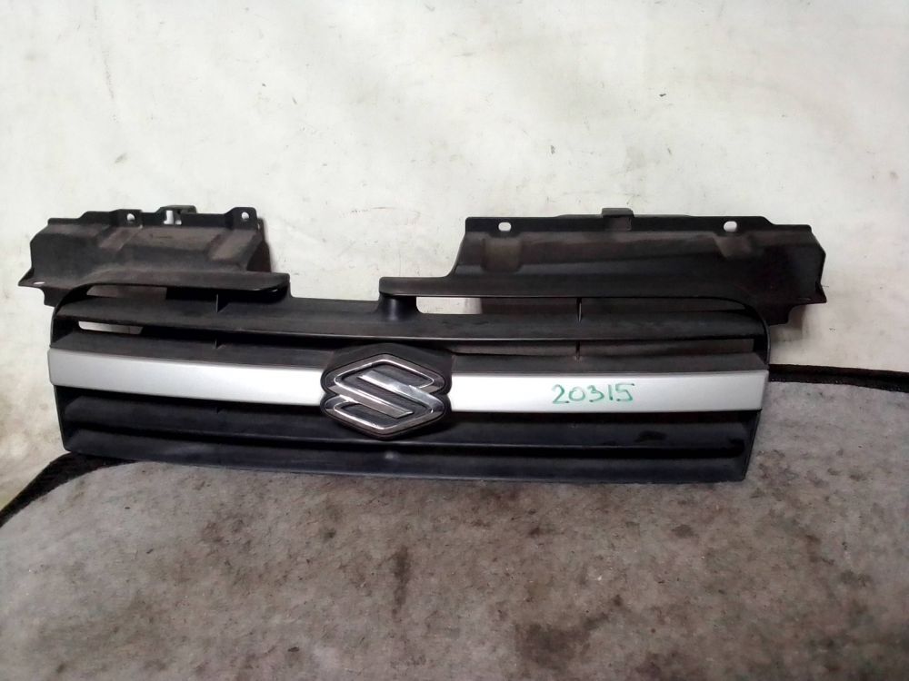 Решетка радиатора Suzuki Swift 1995-2003 7174180G50 контрактная