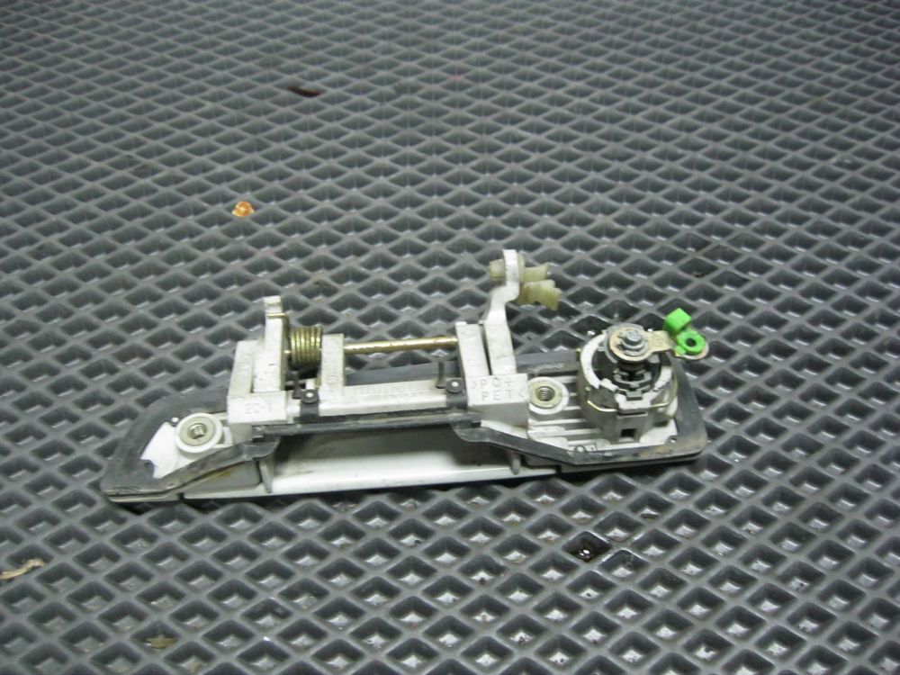 Ручка двери наружная правая передняя передняя правая Dingo 2000 CQ2A Ручка двери наружная правая передняя передняя правая Dingo 2000 CQ2A