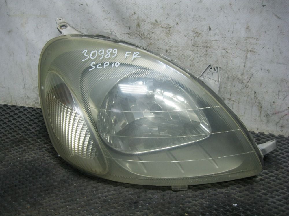 ФАРА ПРАВАЯ передняя правая Toyota Vitz 2000 SCP10 контрактная