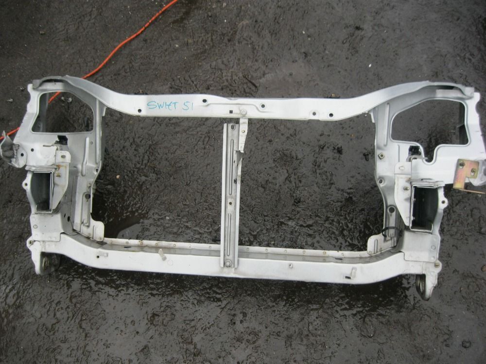 Рамка радиатора Suzuki Swift 2000-2004 HT51S контрактная