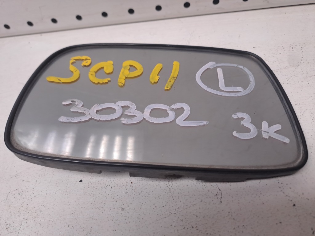 Стекло зеркала левое левое Toyota Platz 2003 SCP11 1SZFE контрактная