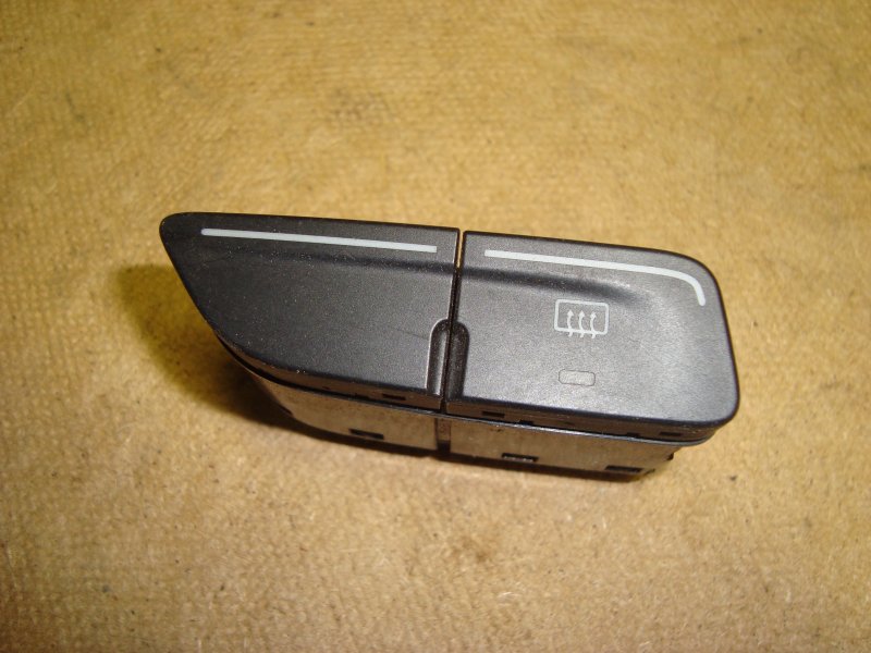 Кнопка обогрева заднего стекла Ford Focus 3 (б/у)