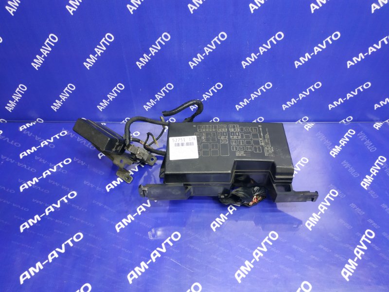Блок предохранителей под капотом ISUZU BIGHORN 1998 UBS73 4JX1 8970441802 контрактная