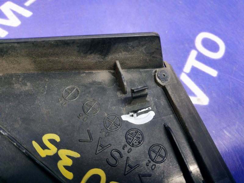 Уголок двери внешний правый TOYOTA HARRIER MCU35 1MZ-FE