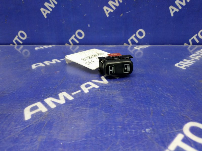 Запчасть кнопка управления шторой MERCEDES-BENZ E-CLASS 2000 W210 112941 A2108202710 контрактная Кнопка управления шторой MERCEDES-BENZ E-CLASS 2000 W210 112941 A2108202710 контрактная