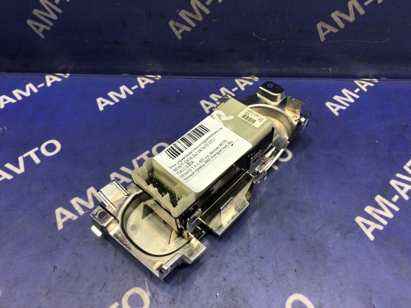 Кнопка стеклоподъемника передняя правая INFINITI QX56 Z62 VK56VD