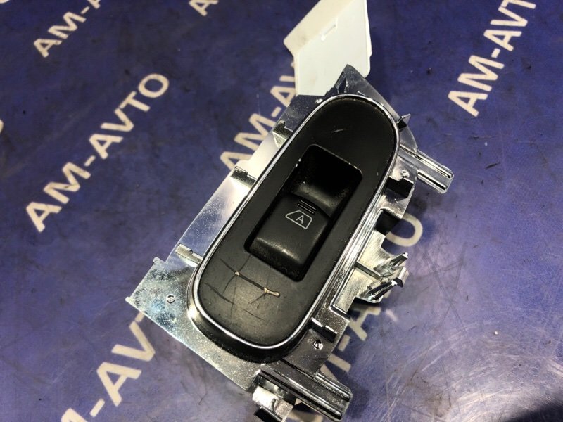 Кнопка стеклоподъемника задняя правая QX56 2012 Z62 VK56VD