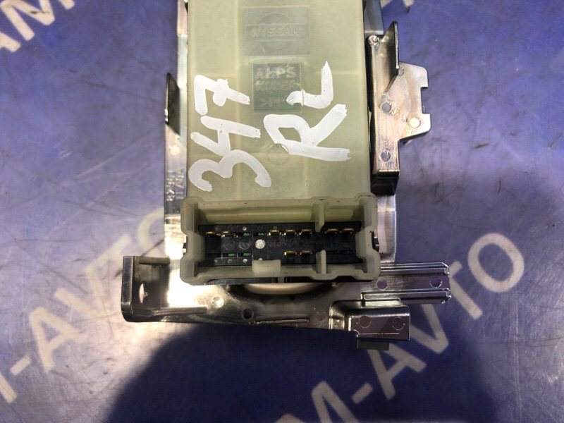 Кнопка стеклоподъемника задняя левая QX56 2012 Z62 VK56VD