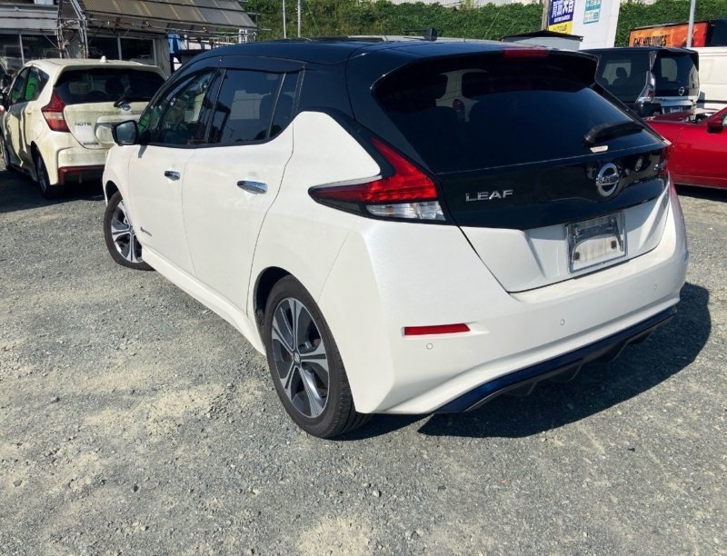 Nissan Leaf фото 4