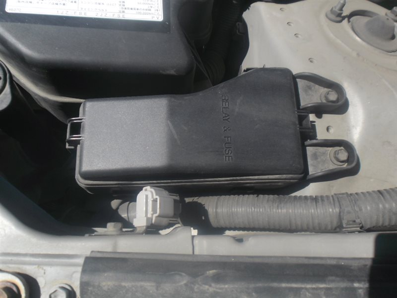 Блок предохранителей под капот Toyota Mark Ii JZX110 1JZ-FSE 2002 (б/у)