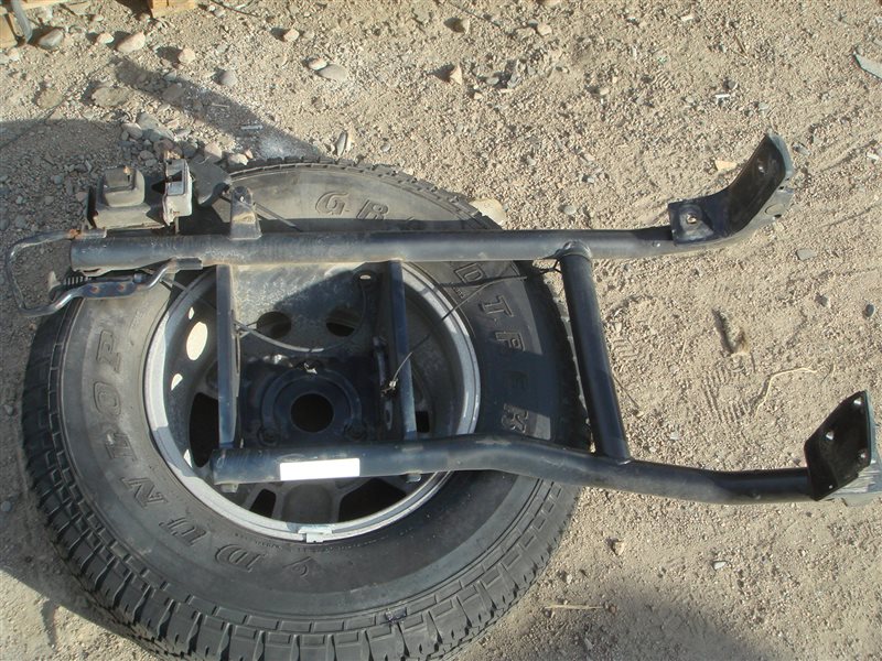 Крепление запасного колеса Toyota Hilux Surf VZN185 5VZ-FE 1996 заднее (б/у)