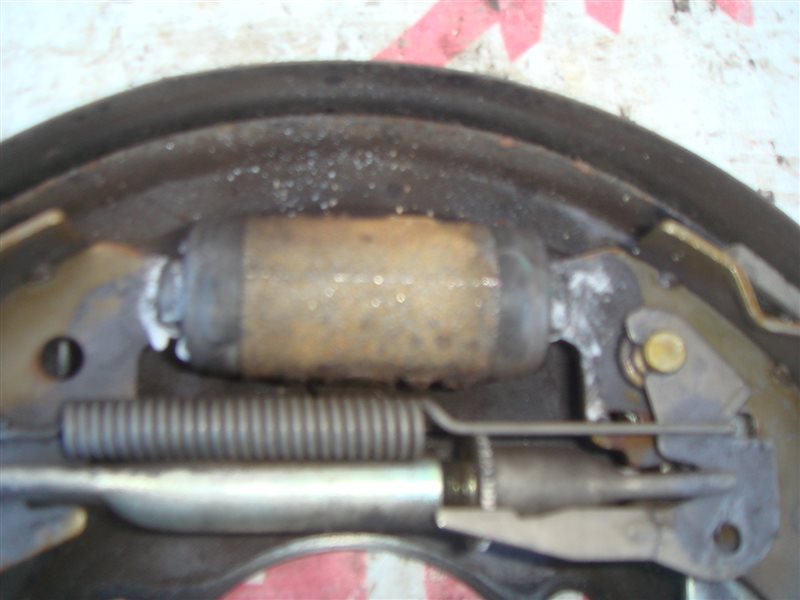 Рабочий тормозной цилиндр Nissan Ad VZNY12 HR16DE задний левый (б/у)