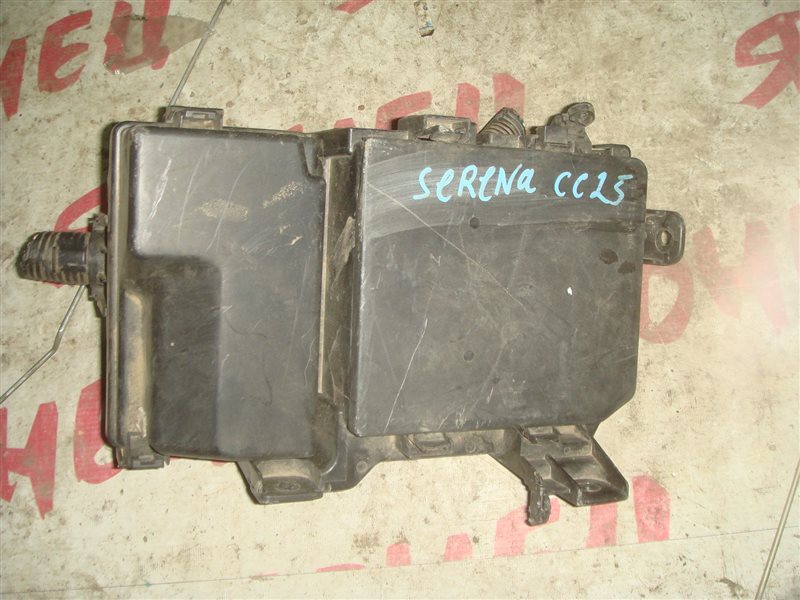 Блок предохранителей под капот Nissan Serena CC25 MR20DE (б/у)
