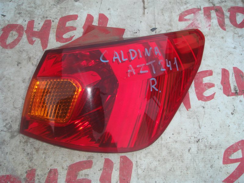 Стоп-сигнал Toyota Caldina AZT241 1AZ-FSE задний правый (б/у)