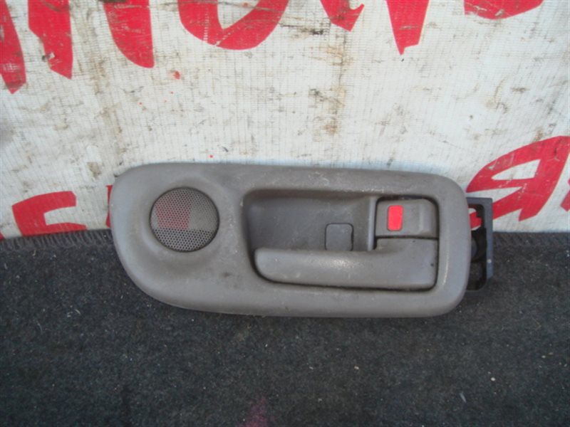 Ручка двери внутренняя Toyota Gaia SXM10 3S-FE передняя правая (б/у)