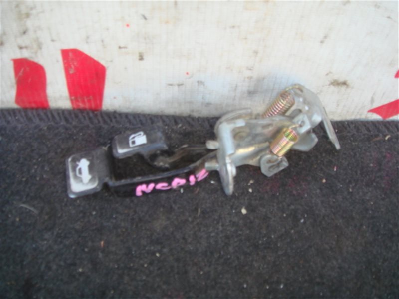Ручка открывания багажника Toyota Platz NCP12 1NZ-FE (б/у)
