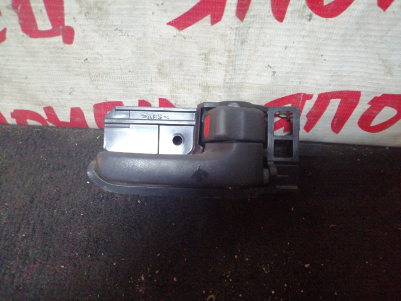 Ручка двери внутренняя Toyota Corolla Fielder NZE121 1NZ-FE задняя правая (б/у)