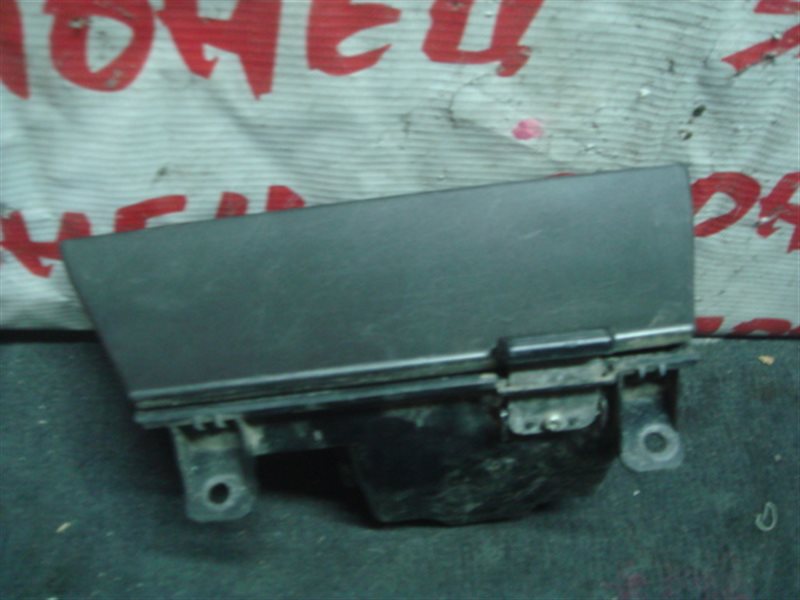 Пепельница Toyota Allion NZT240 1NZ-FE (б/у)