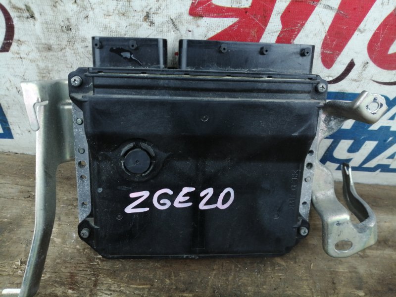 Блок управления efi Toyota Wish ZGE20 2ZR-FAE (б/у)