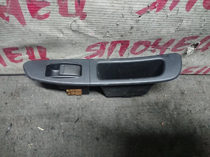 Кнопка стеклоподъемника Subaru Impreza GG2 EJ152 задняя правая (б/у)
