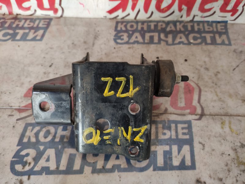 Кронштейн опоры двигателя Toyota Wish ZNE10 1ZZ-FE левый (б/у)
