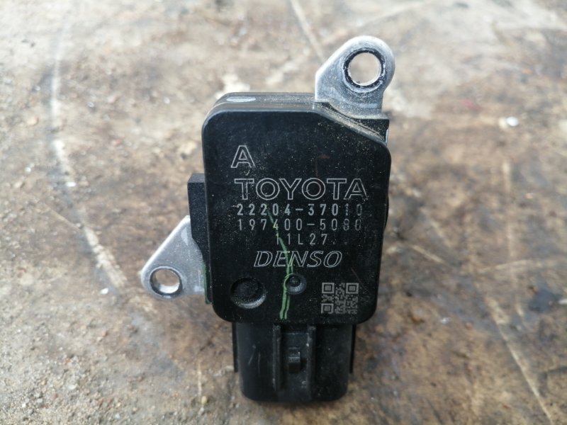 Расходомер воздушный TOYOTA PRIUS ZVW30 2ZR-FXE (б/у)