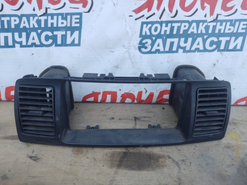 Консоль магнитофона Toyota Corolla Fielder NZE121 1NZ-FE (б/у)