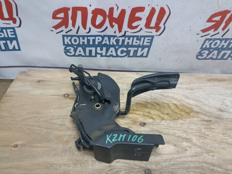 Педаль газа Toyota Hiace KZH106 1KZ-TE (б/у)