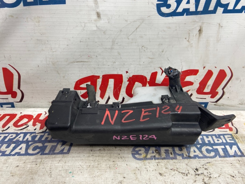Блок предохранителей под капот Toyota Corolla  Fielder NZE124 1NZ-FE (б/у)