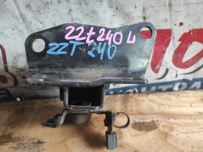 Подушка двигателя Toyota Premio ZZT240 1ZZ-FE левая (б/у)