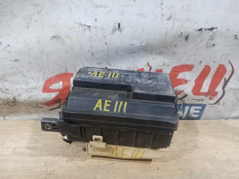 Блок предохранителей под капот Toyota Sprinter Carib AE111 4A-FE (б/у)