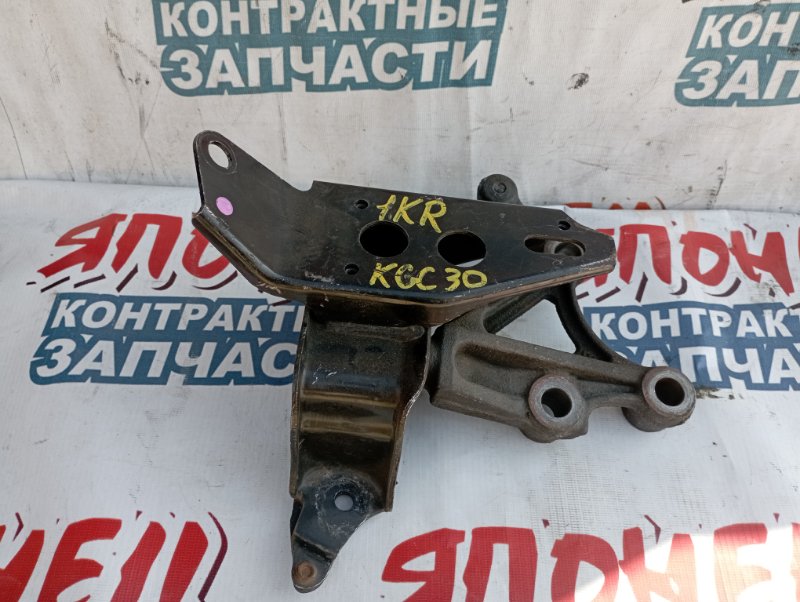 Подушка двигателя Toyota Passo KGC30 1KR-FE левая (б/у)