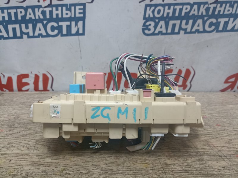 Блок предохранителей салона Toyota Isis ZGM11 3ZR-FAE (б/у)