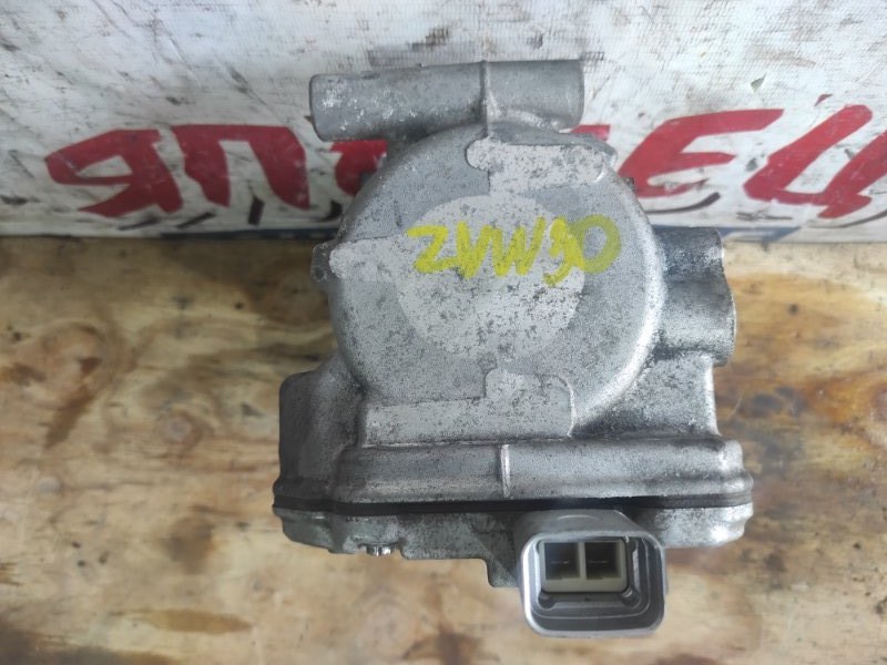 Компрессор кондиционера Toyota Prius ZVW30 2ZR-FXE (б/у)
