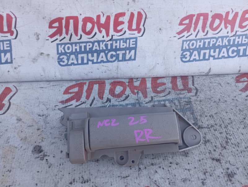 Ручка двери внутренняя Toyota Raum NCZ25 1NZ-FE задняя правая (б/у)