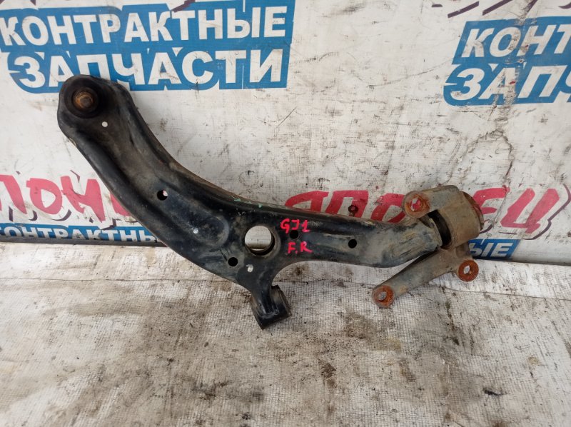Рычаг нижний Honda Airwave GJ1 L15A передний правый (б/у)