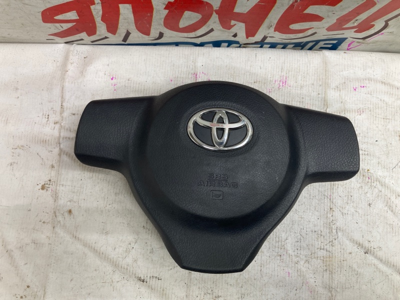 Airbag на руль Toyota Vitz KSP130 1KR-FE 2012 (б/у)
