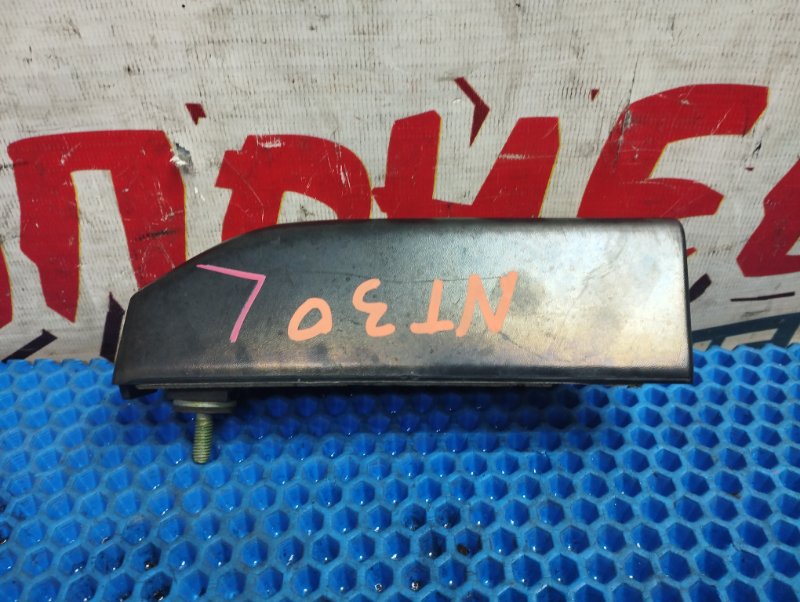 Заглушка рейлинга Nissan Xtrail NT30 QR20DE задняя левая (б/у)