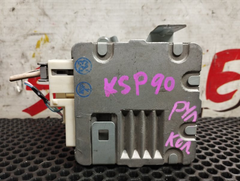 Блок управления рулевой колонкой Toyota Vitz KSP90 1KR-FE (б/у)