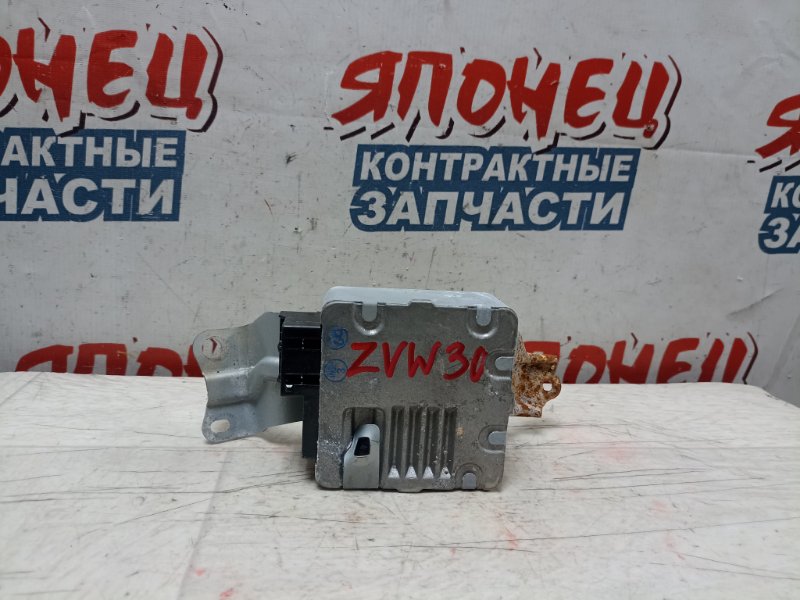 Блок управления рулевой рейкой Toyota Prius ZVW30 2ZR-FXE (б/у)