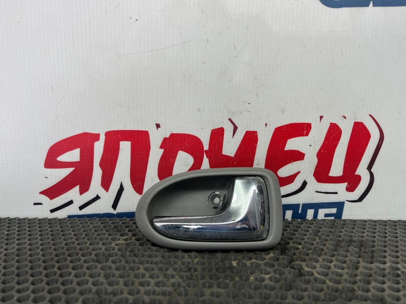 Ручка двери внутренняя Mazda Premacy CP8W EPDE задняя правая (б/у)